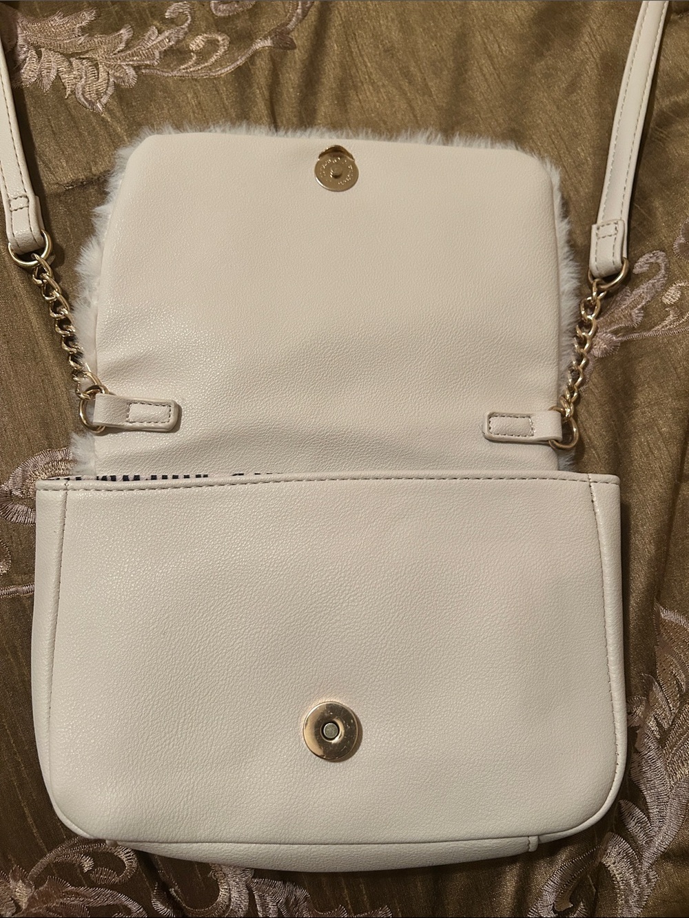Juicy Couture Cream Faux Fur Flap Bag NWOT - Picture 7 of 9